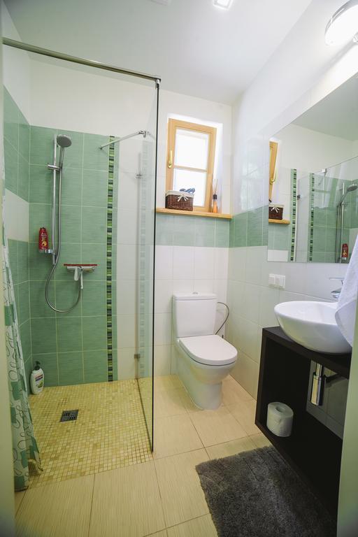 Studio Apartment In Private House Riga Room photo